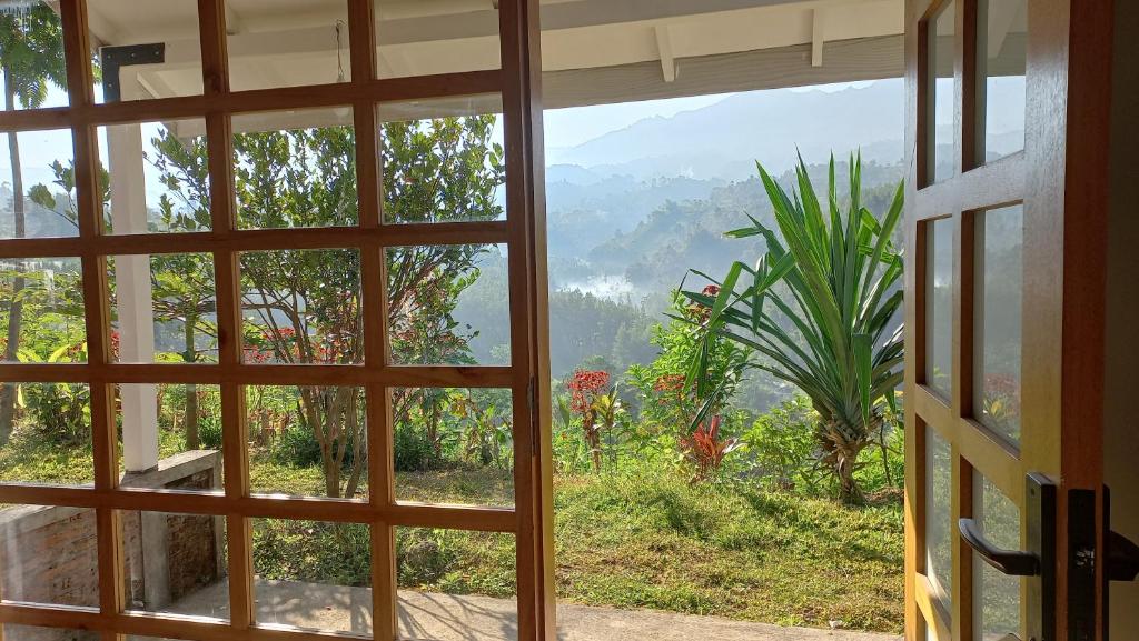 Mountain Ecolodge - Tap to explore photos