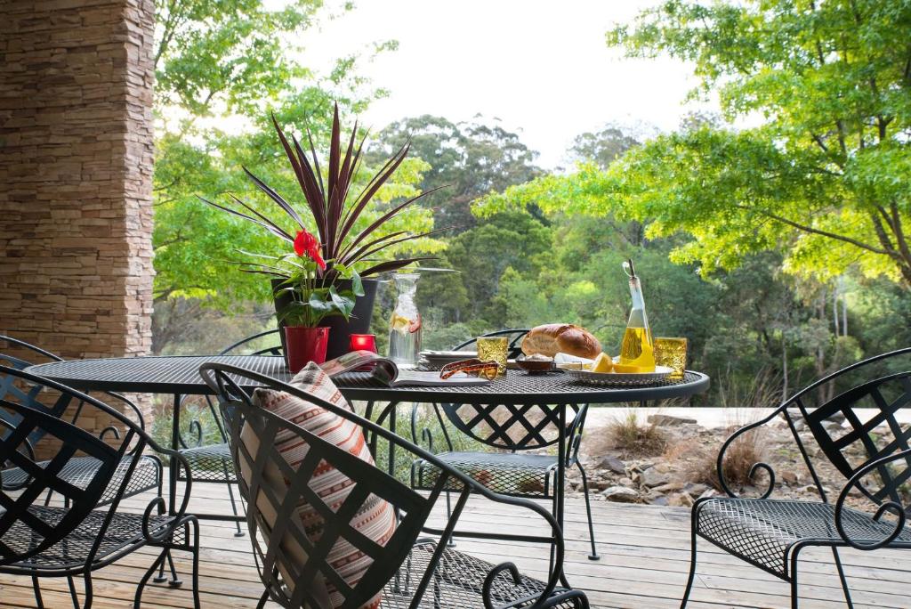 Lake Daylesford Lodge 5 photo 3