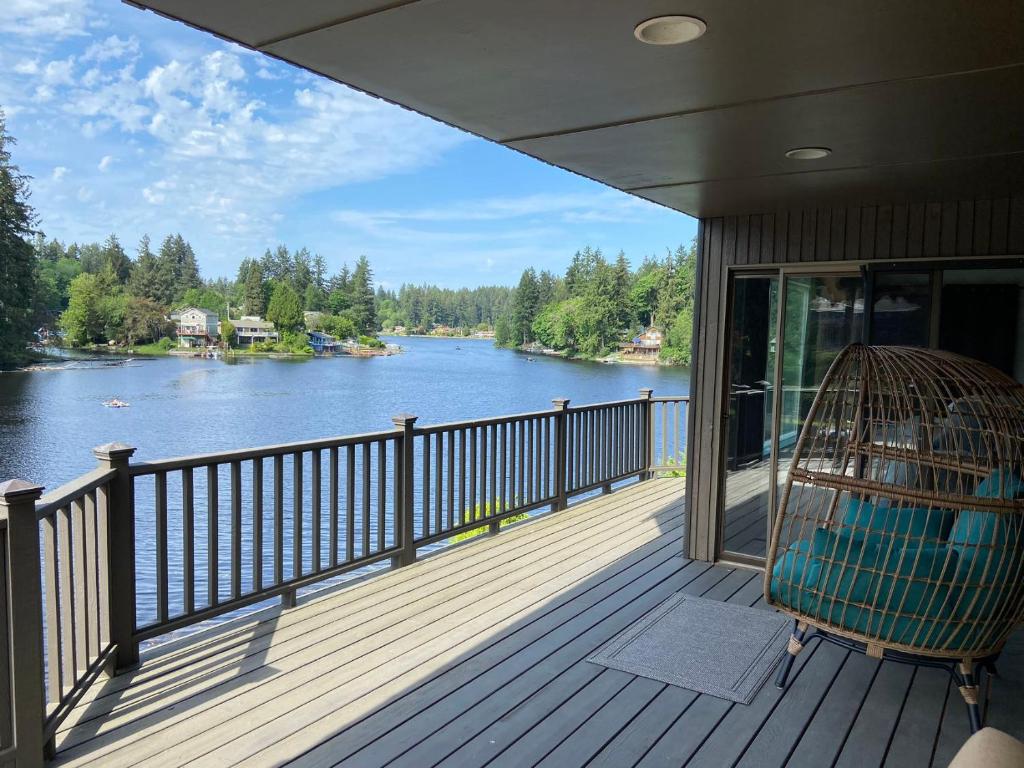 Panoramic lakefront home, Kayak, Fishing, Stargaze photo 3