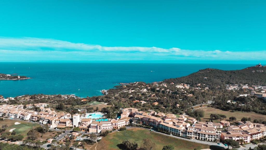 Village Cap Esterel duplex vue mer centre photo 2