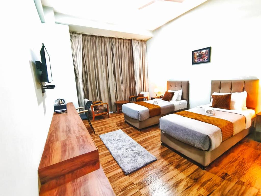 Tshongdu Boutique photo 4