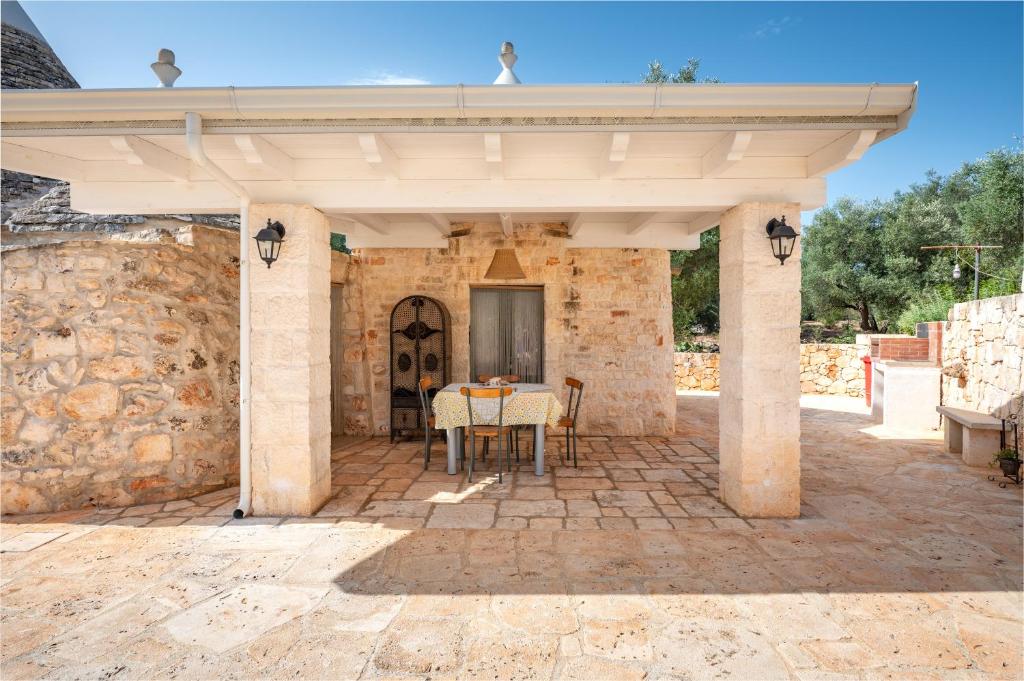 Trullo Encanto with pool photo 3