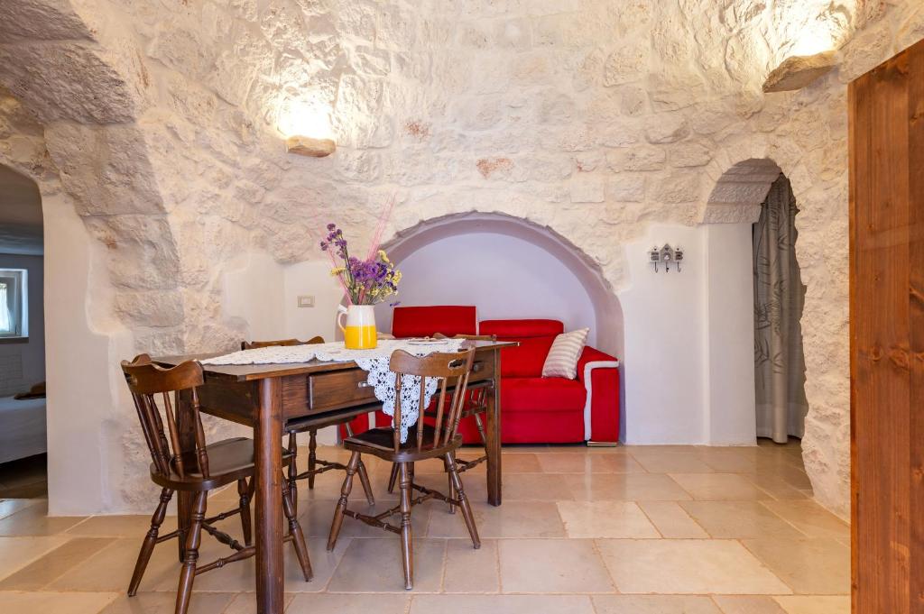 Trullo Encanto with pool photo 4