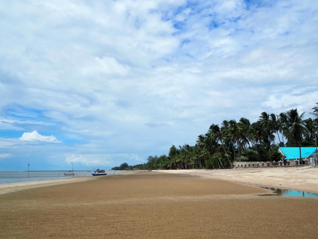 Onthebeach resort photo 2