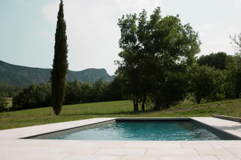 Magnifique maison en pierre avec piscine photo 1