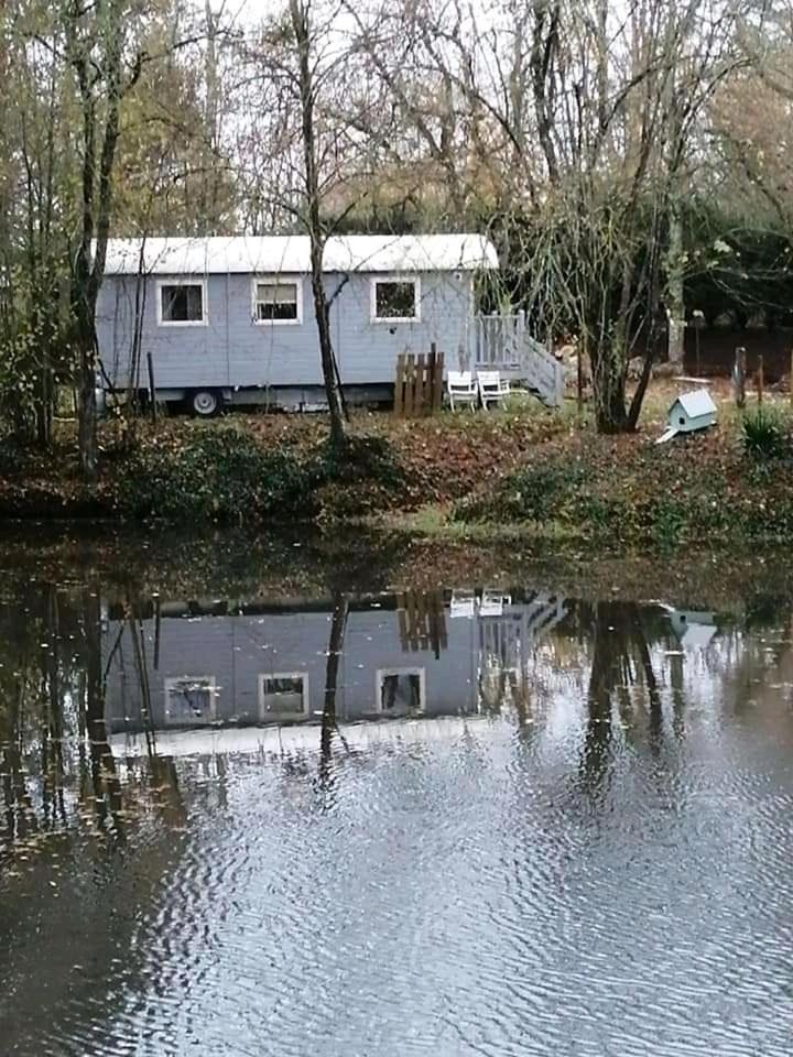 Le clos des augers, chambres d'hôtes et roulotte photo 1