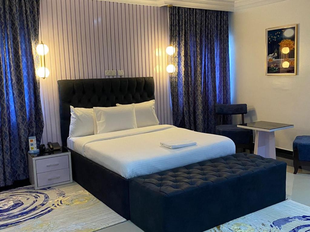 AMPLACE Luxury Apartment photo 2