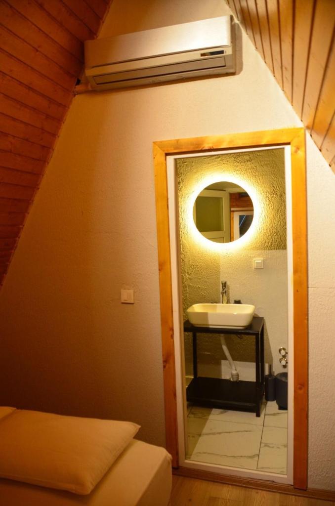 ZEN BUNGALOV photo 3