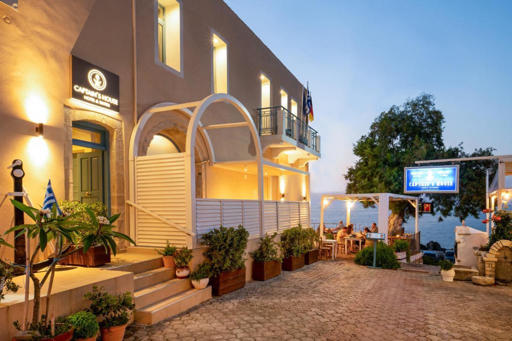 Captain's House Hotel Suites & Apartments photo 3