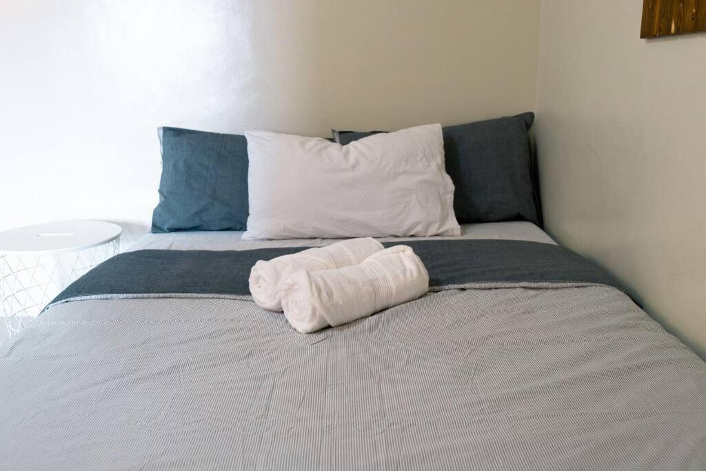 Spacious and Cozy 1-Bedroom Condo at Brenthill photo 1