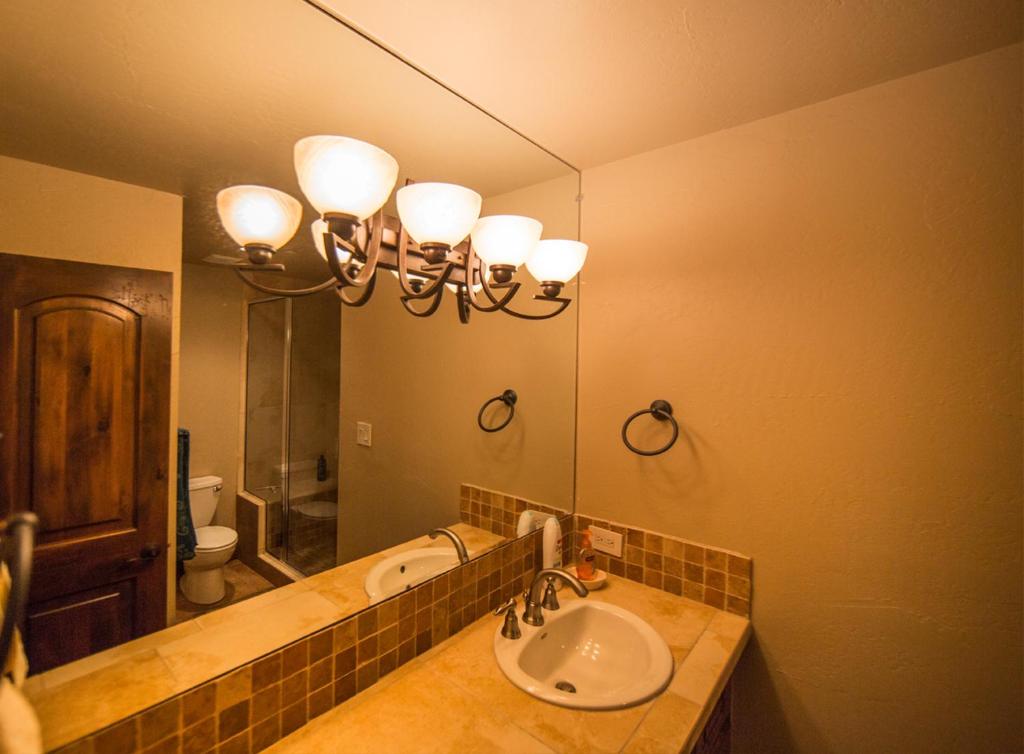 Strawberry Park True Ski In Ski Out by Vail Realty photo 3