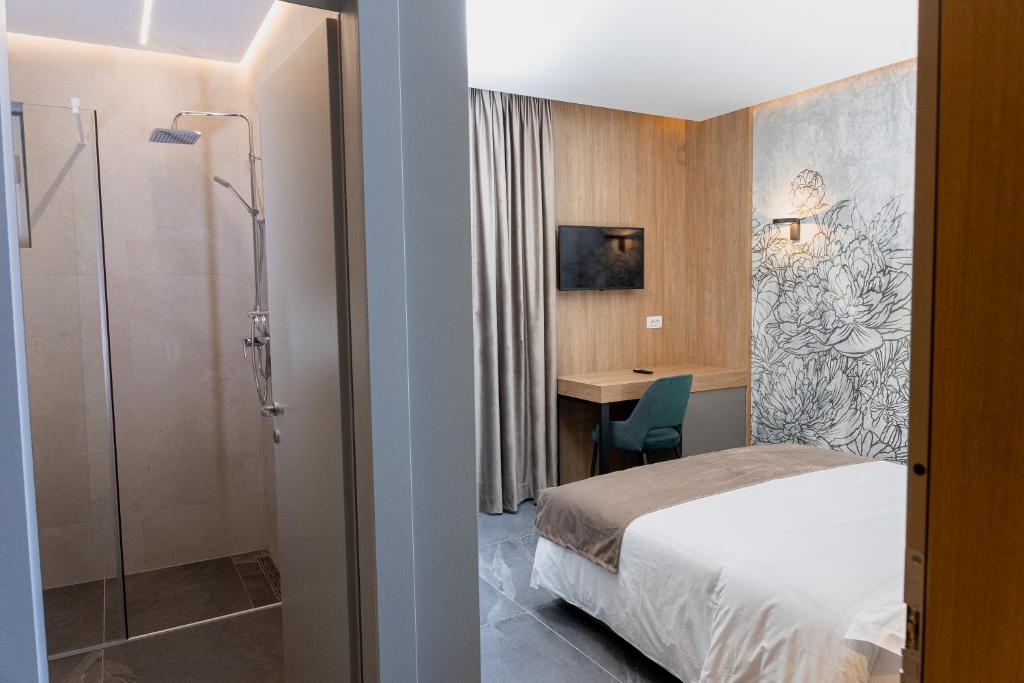 Hotel INA photo 2