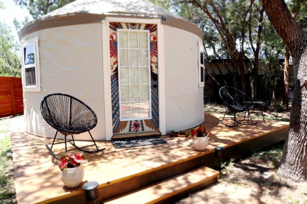 Camposanto Glamping - The Macaw Yurt photo 1