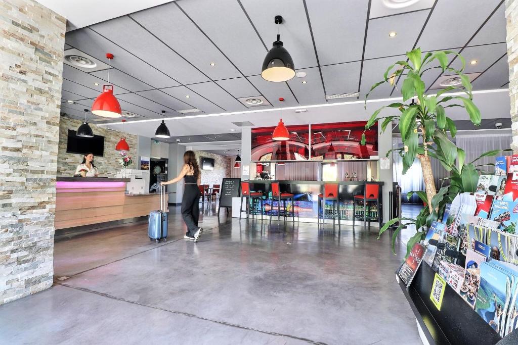 Hôtel des Lumières Lyon Meyzieu Arena Stadium photo 2