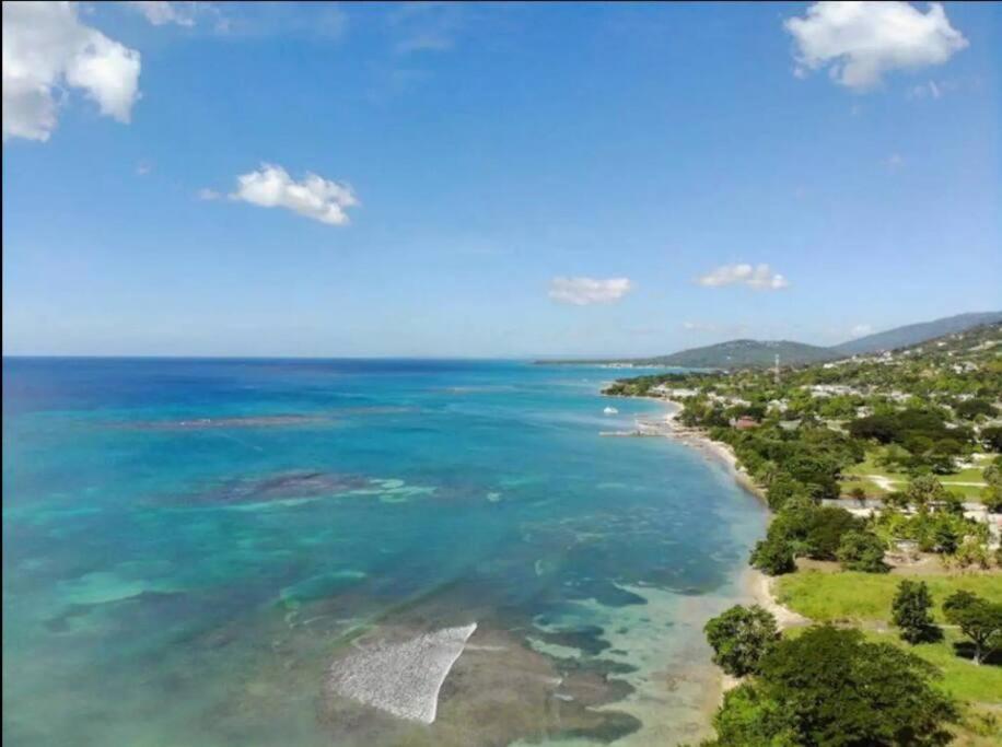 Ivy's Cove Beach Side Condo - Luxury Villa photo 4