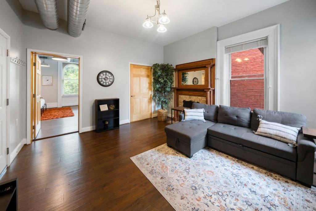 City Escape 2BR Steps to TQL near OTR and Downtown photo 4