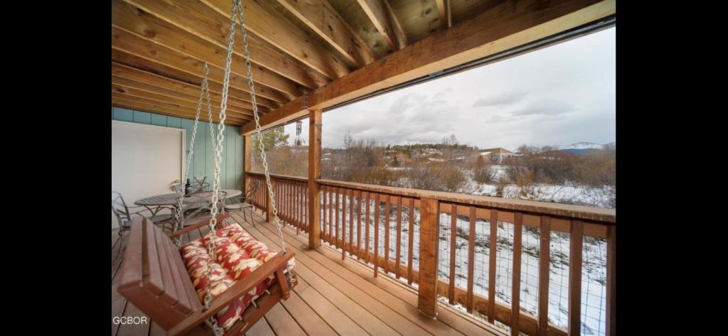 Riverside Retreat in Funky Fraser on Train, Bike and Bus Routes photo 4