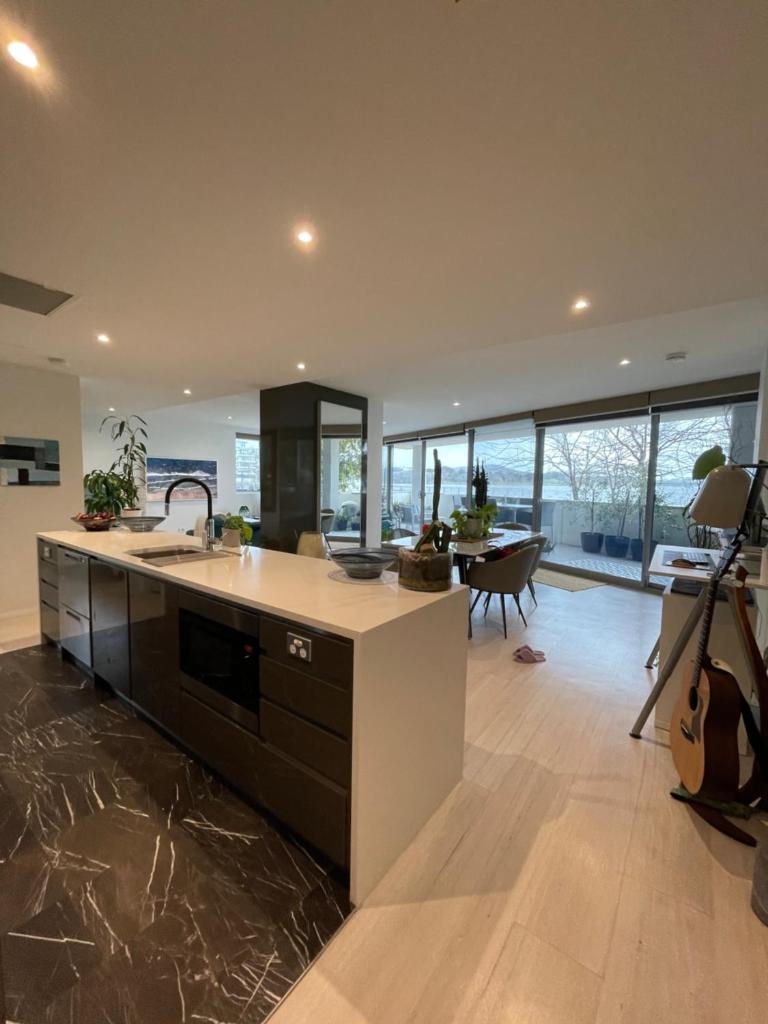 Lakeview Luxe - EV charger, Pool, Gym, Location + photo 3