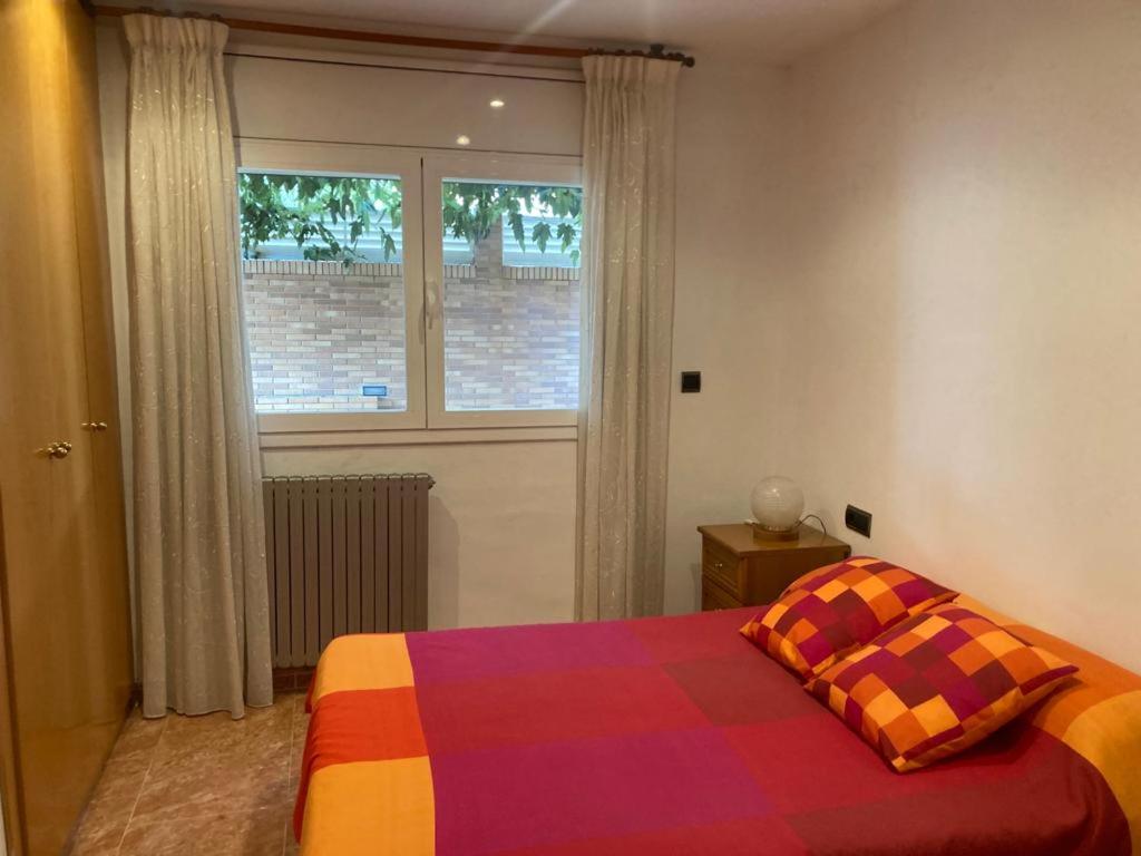 GRANDIOSO CHALET EN CASTELL DE POBLA MONTORNES photo 4