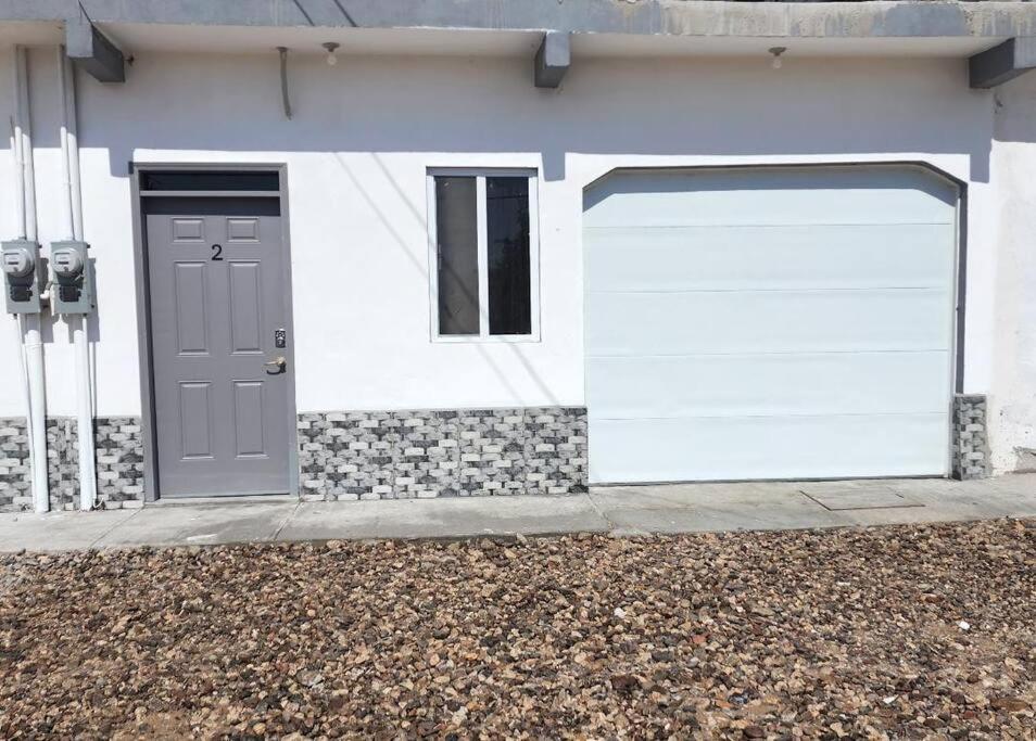 Stay Here! 10 MIN FROM BEACH! 2 bedroom house