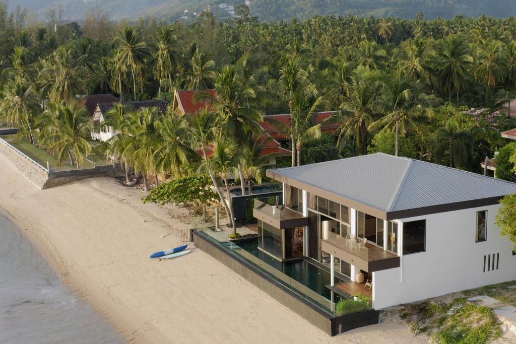 Villa U - Beachfront Haven photo 1