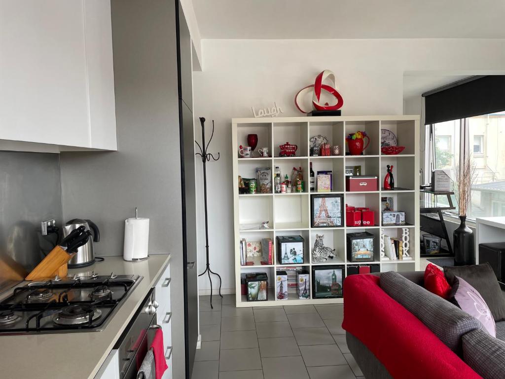 Chic Fitzroy Street Apartment photo 3