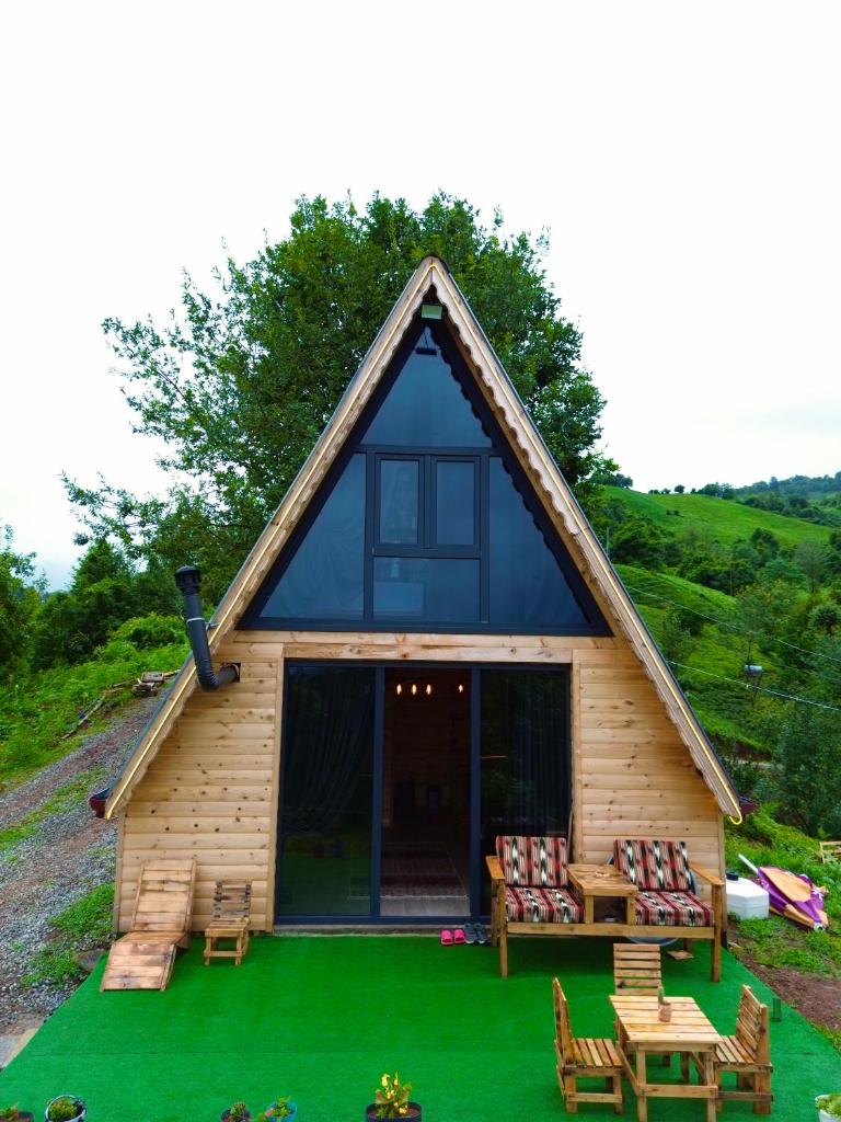 Mira Bungalov