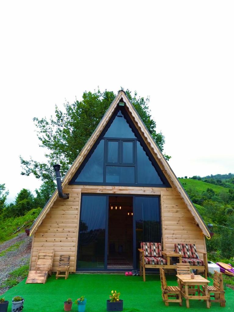 Mira Bungalov photo 2