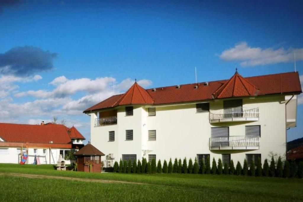 Honeycomb Chalets And Apartments Mozirje - Happy Rentals photo 3