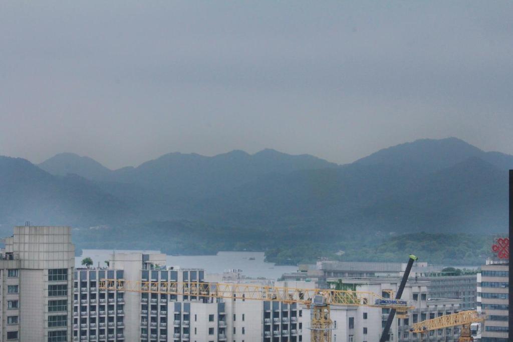 Amyitis Sky Garden - Located in the heart of Wulin with a view of Hangzhou West Lake photo 4