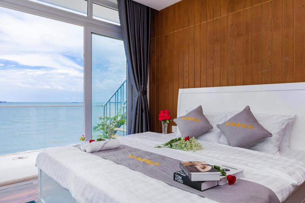 Palm Villa 23 (Beachfront Pool Villa Vung Tau with an Ocean view and Karaoke, Billards)