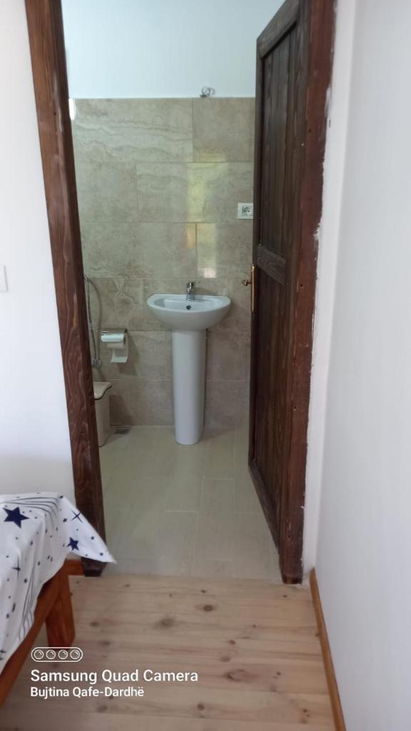 Guest House Qafe Dardha - Tomorr National Park photo 3