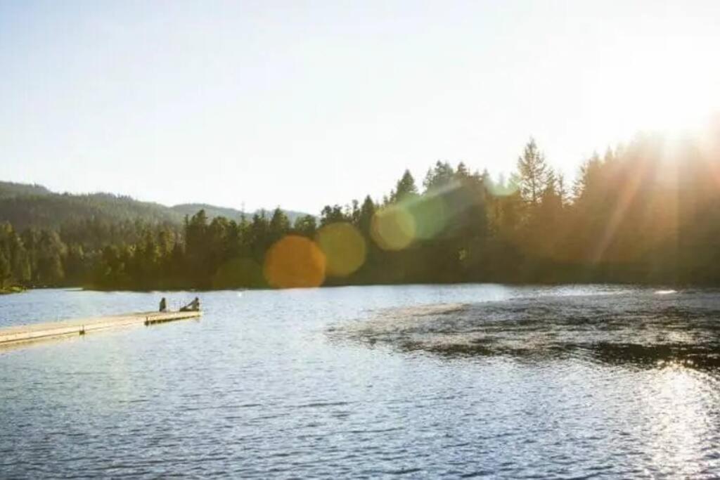 Whistler Unforgettable Adventure- Stay Canoe Sail Alta photo 4