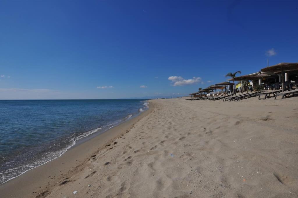 App. terrasse vue partielle mer photo 1