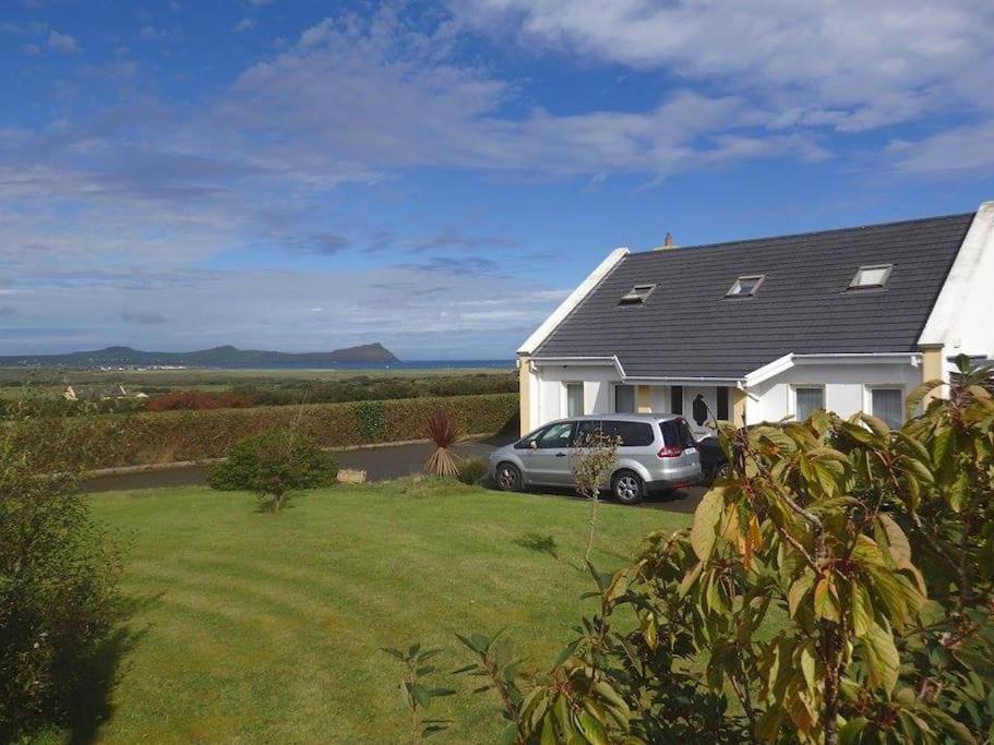 Three Sisters Holiday Home - 7km to Dingle photo 1