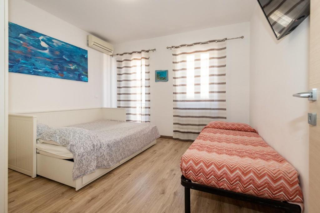 Mazzeo beach house 2 photo 1