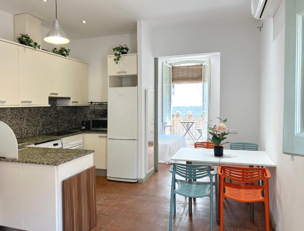 Apartamento céntrico con balcón photo 3