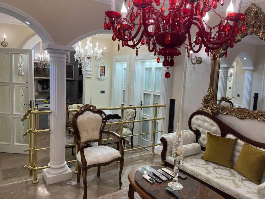 Palace de Luxe - Seaside Apartment