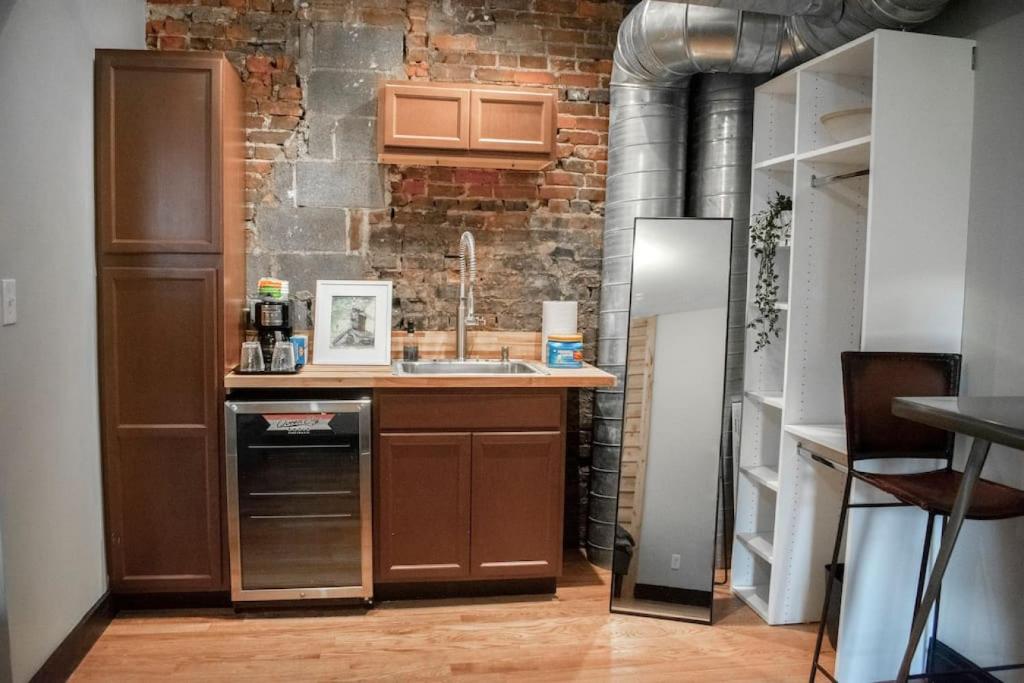 Great Parkside Microapartment Location AND Price photo 3