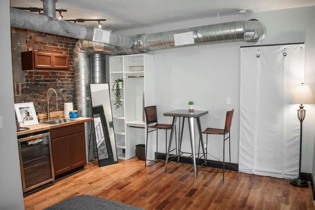 Great Parkside Microapartment Location AND Price photo 4
