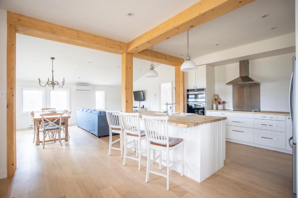 Charming Farmhouse on the Riviere Rouge