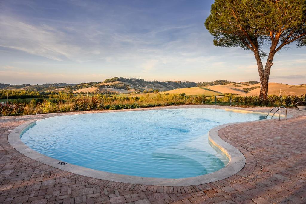 Orizzonti Toscani new apartment with view and pool photo 3
