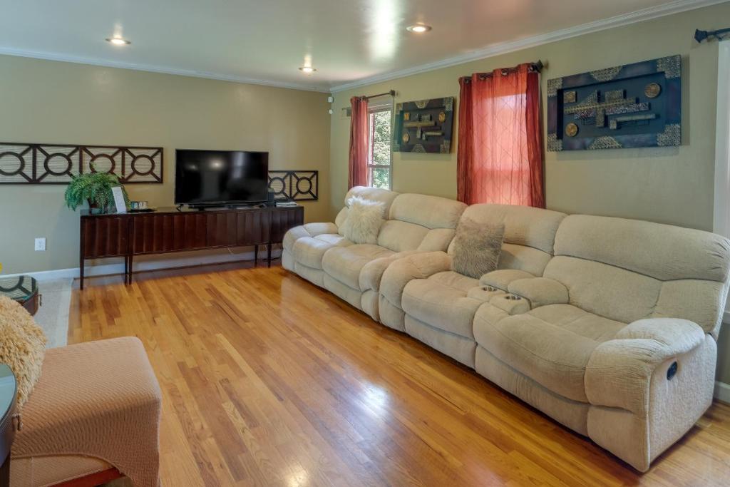 Spacious Clinton Home with Patio 12 Mi to Capitol! photo 4