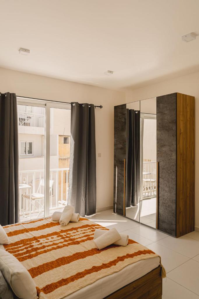 Designer 2 bed 50 meters fromsea photo 3