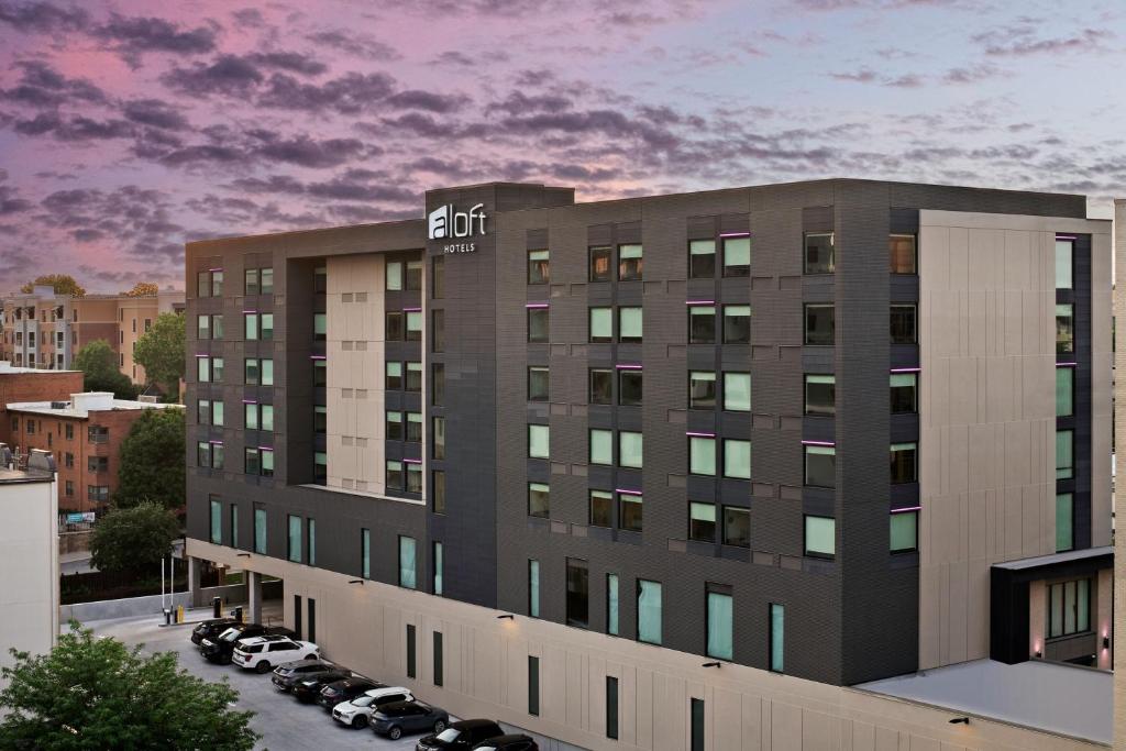 Aloft Kansas City Country Club Plaza image
