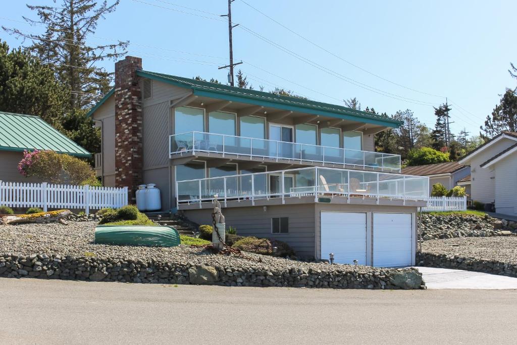 West Beach Retreat photo 3