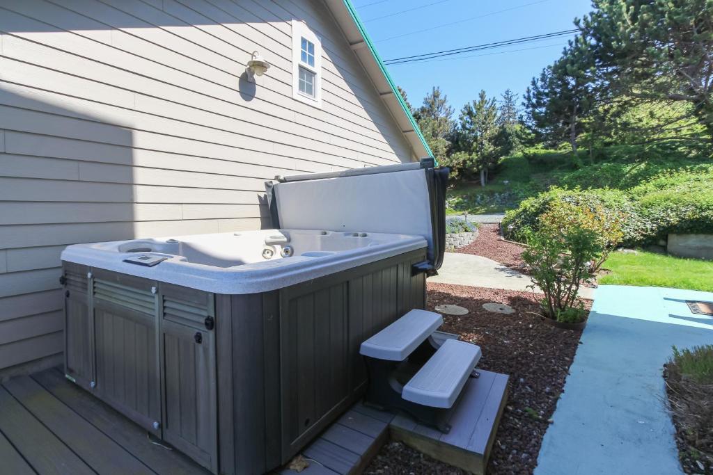 West Beach Retreat photo 2