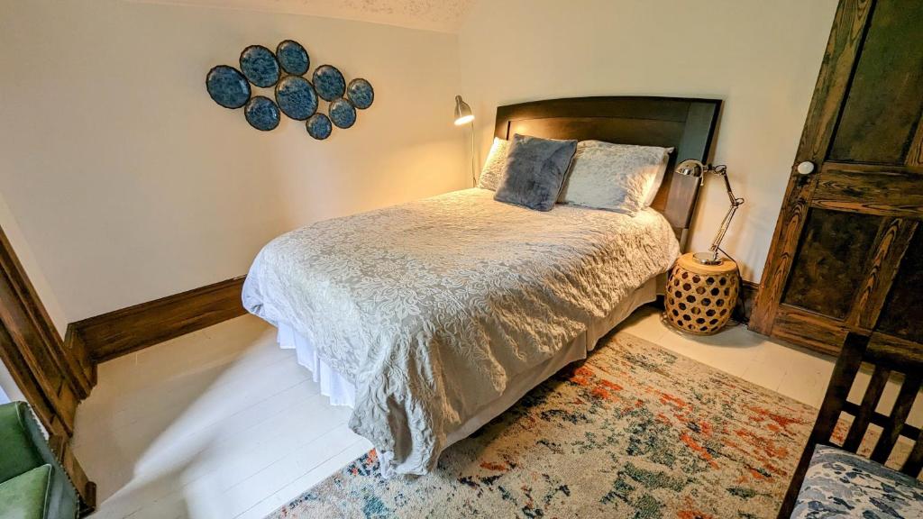 Blue China Room in a 150-Year-Old Victorian House