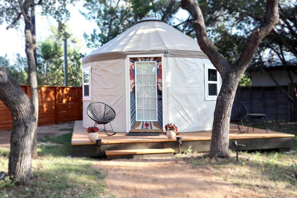 Camposanto Glamping - The Macaw Yurt photo 2