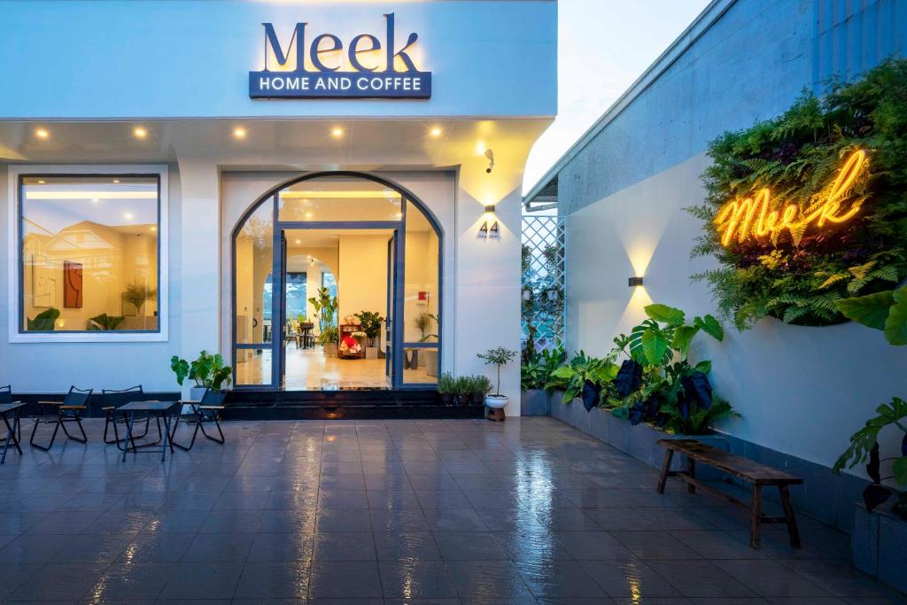 Meek - Home and Coffee